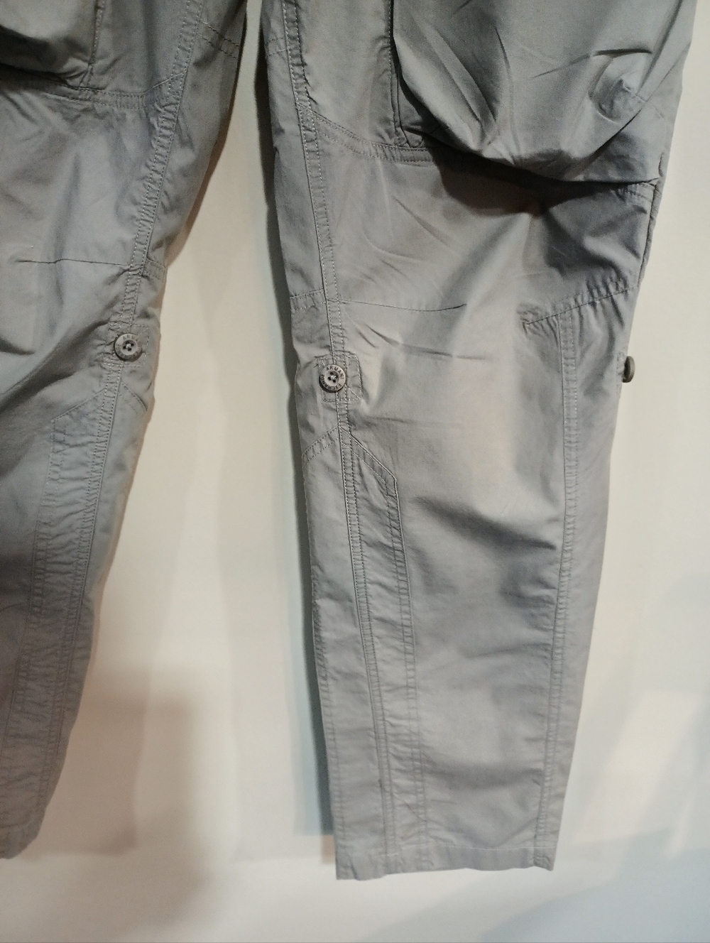 Armani Exchange Men’s Light Khaki Cargo Pants with Utility Pockets - Picture 6 of 11